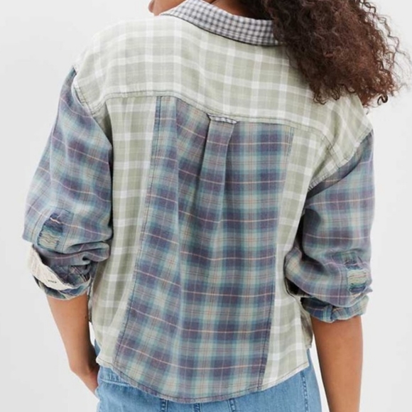 American Eagle cropped flannel plaid shirt - Picture 2 of 6